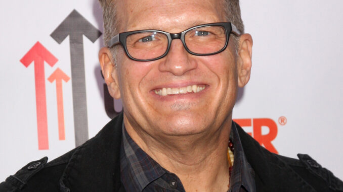 Drew-Carey-Recalls-His-Last-Conversation-with-Ex-Fiancee-Before-Tragedy.jpg