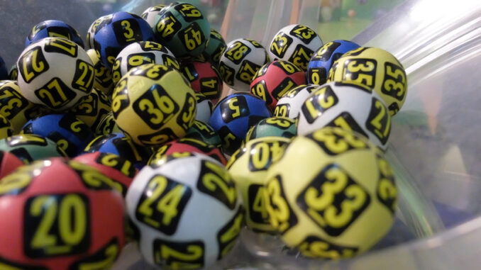 Woman-Finds-3Million-Lottery-Prize-in-Her-Emails-Spam-Folder.jpg