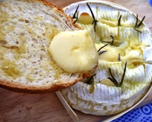 AIR FRYER BAKED CAMEMBERT
