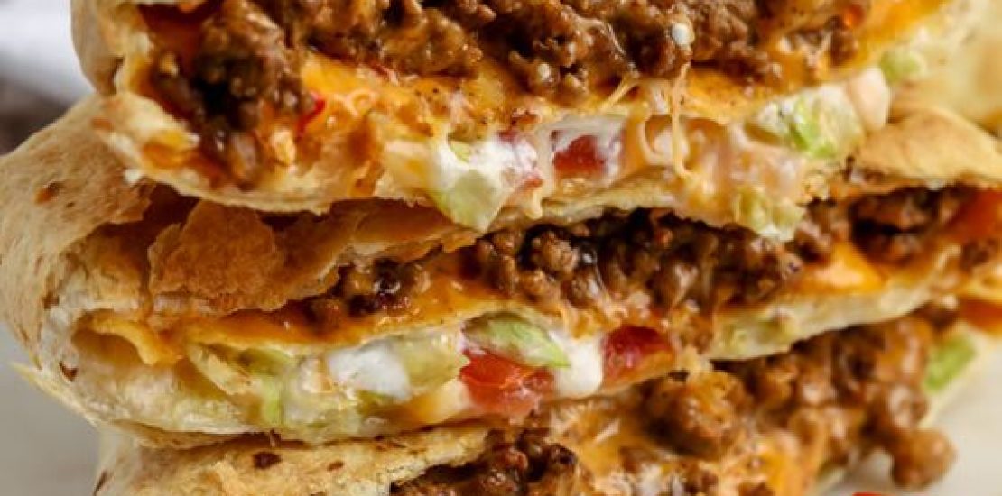 Make a Crispy Crunchwrap Supreme in the Air Fryer!