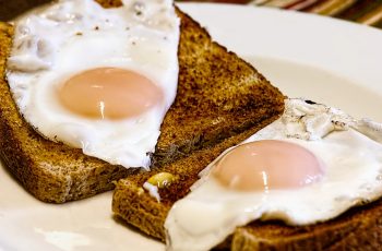 Revolutionize Your Breakfast Game with This Amazing Fried Eggs in Air Fryer Recipe!