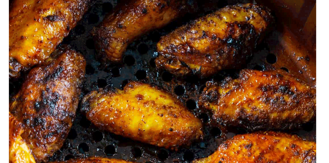 AIR FRYER HONEY SRIRACHA CHICKEN WINGS AIR FRYER HONEY SRIRACHA CHICKEN WINGS