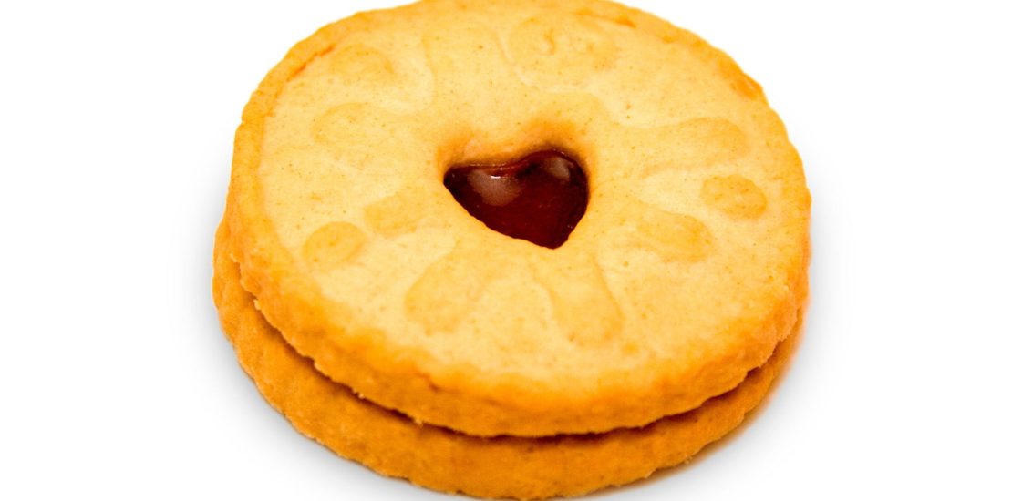 Air Fryer Giant Jammie Dodger Cake Air Fryer Giant Jammie Dodger Cake