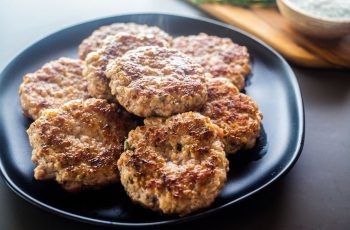 HOMEMADE SAUSAGE PATTIES