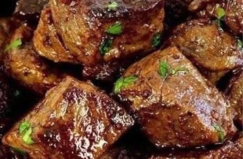 Air Fryer Steak Bites with Garlic Butter:
