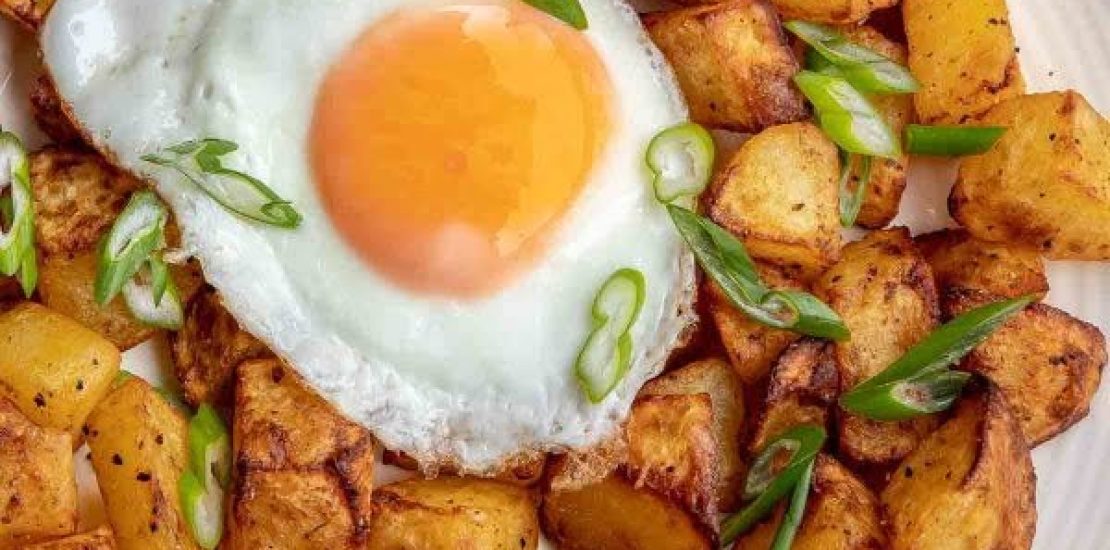 The Best Way to Make Breakfast Potatoes and Eggs in an Air Fryer air fryer Breakfast Potatoes and eggs