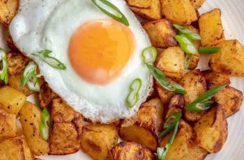 air fryer Breakfast Potatoes and eggs