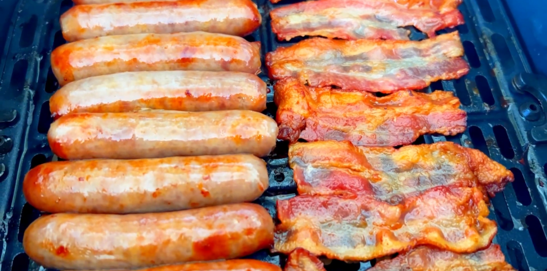 Cooking Bacon and Sausage in an Air Fryer: A Delicious Twist to Breakfast Air Fryer Sausages & Bacon