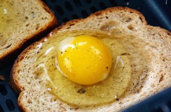 air fryer egg toast is amazing! EASY AIR FRYER RECIPES