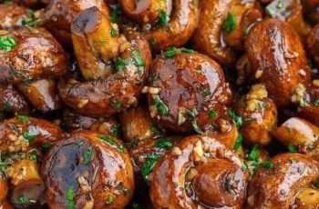 Air Fryer Garlic Butter Roasted Mushrooms