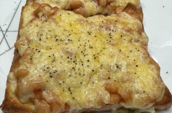 Air Fryer Grilled Cheesy Beens On Toast