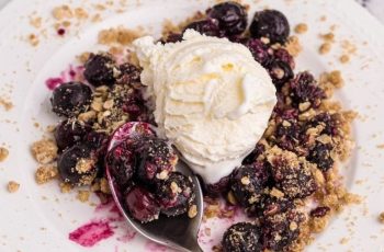 AIR FRYER BLUEBERRY CRISP