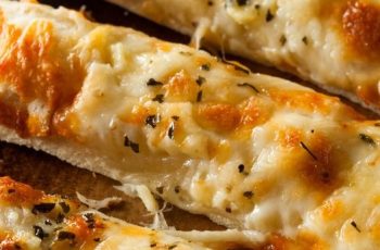 Air Fryer copycat Little Caesar's Crazy Cheese Bread