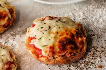 Air Fryer English Muffin Pizza Recipe