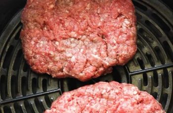 Juicy and Flavorful Air Fryer Hamburgers