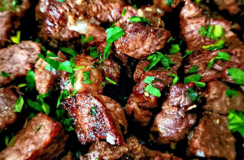 Air Fryer Steak Bites with Garlic Butter