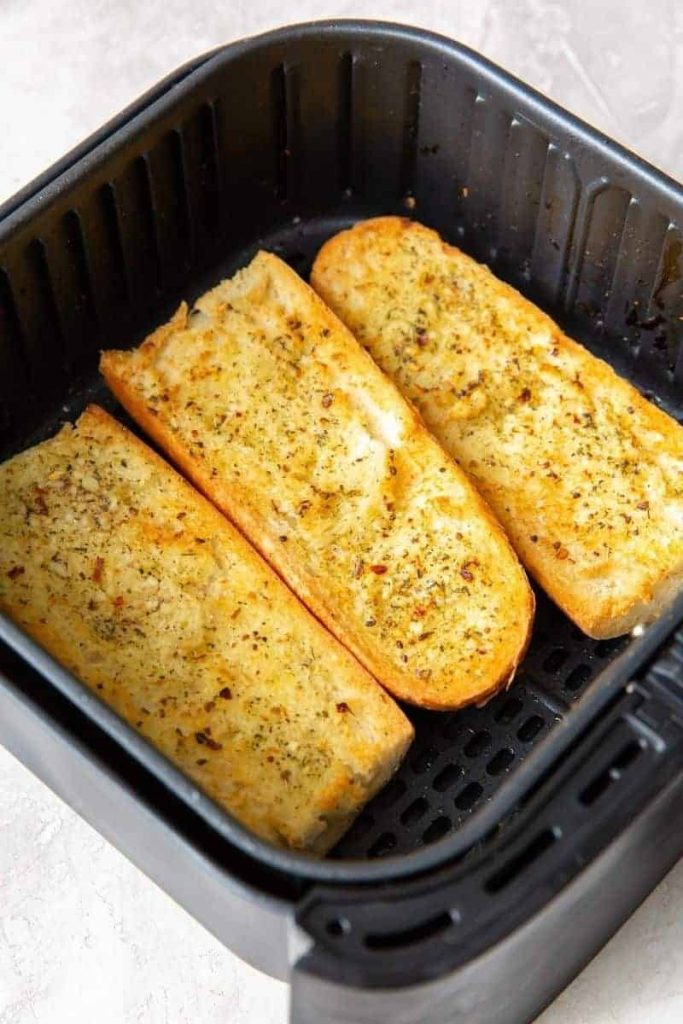 Irresistible 5-Minute Air Fryer Garlic Bread Recipe https://tphealth.us/air-fryer-garlic-bread/