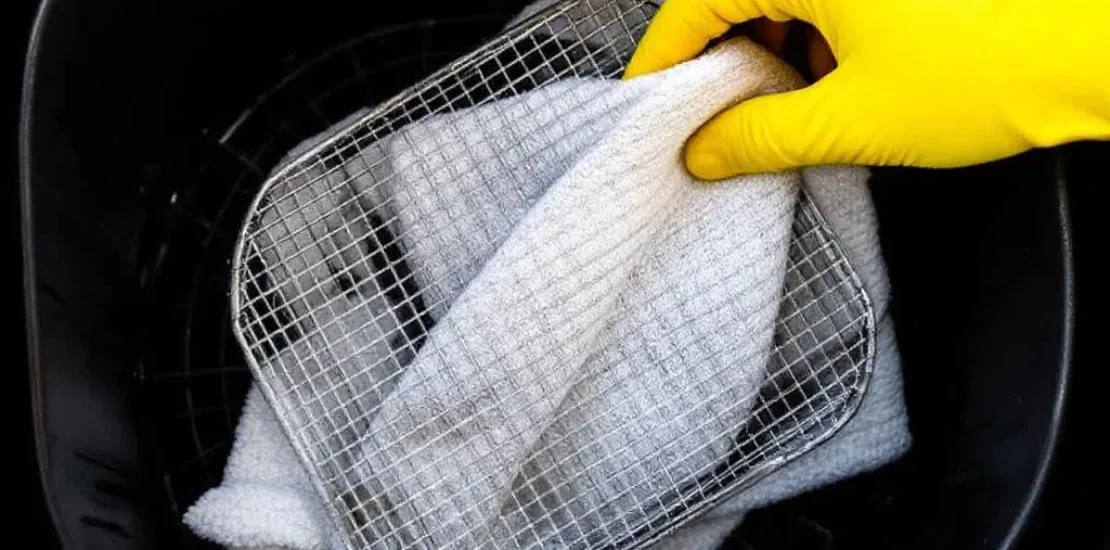 5 Proven Methods to Clean a Greasy Air Fryer Basket: