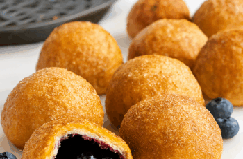 Herby Air Fryer Blueberry Pie Bombs: The Ultimate Quick Dessert Recipe in Minutes