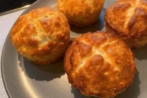 Herby Air Fryer Cheese Scones – Quick & Delicious in Under 10 Minutes