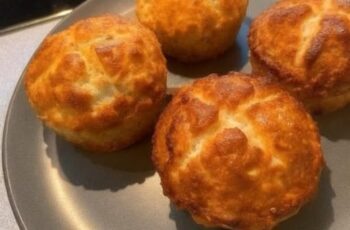 Herby Air Fryer Cheese Scones – Quick & Delicious in Under 10 Minutes